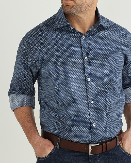 Imagen 0 de Camisa de popelín de hombre regular estampada floral en fondo azul tallas grandes