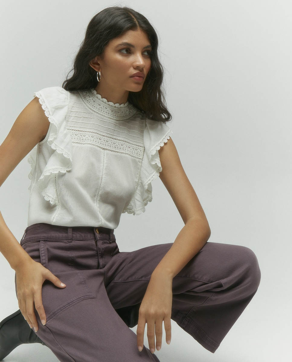 Tshirt sans manches avec broderies