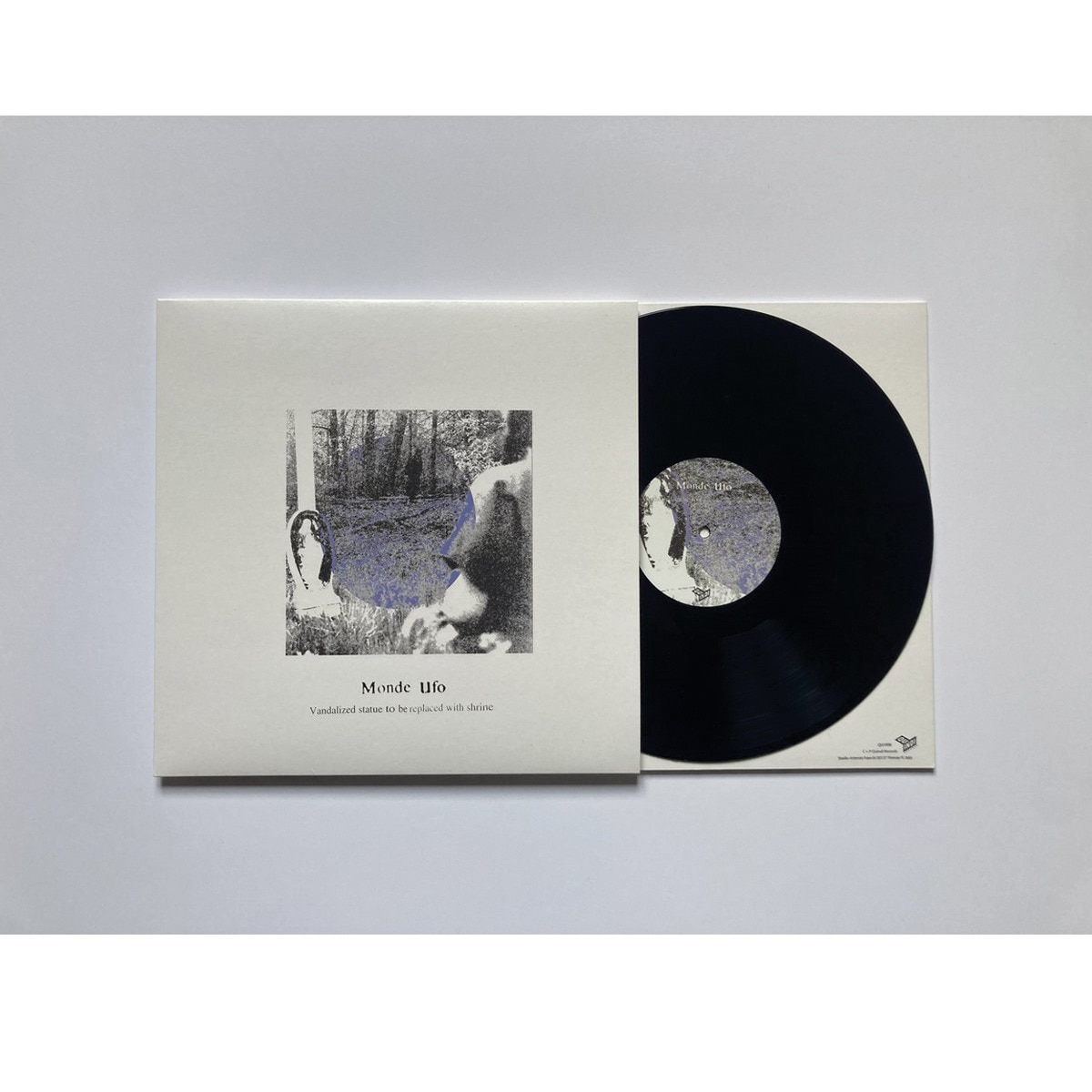 Vandalized statue to be replaced with shrine (LP-Vinil) 2