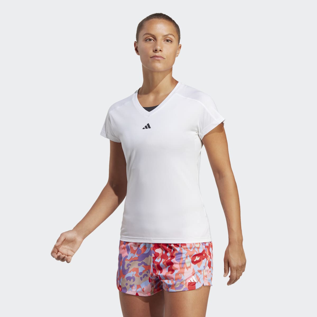 T-shirt de Mulher Aeroready Train Essentials Minimal Branding V-Neck Branco-1