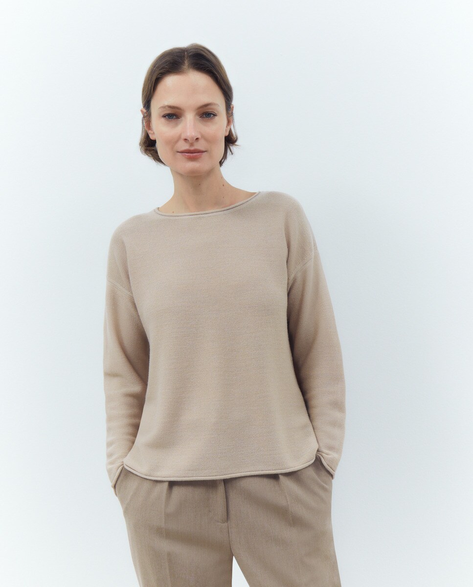 Pull uni à encolure bateau