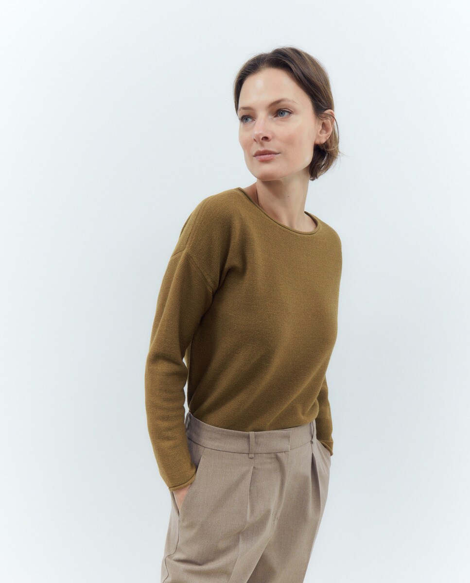 Pull uni à encolure bateau