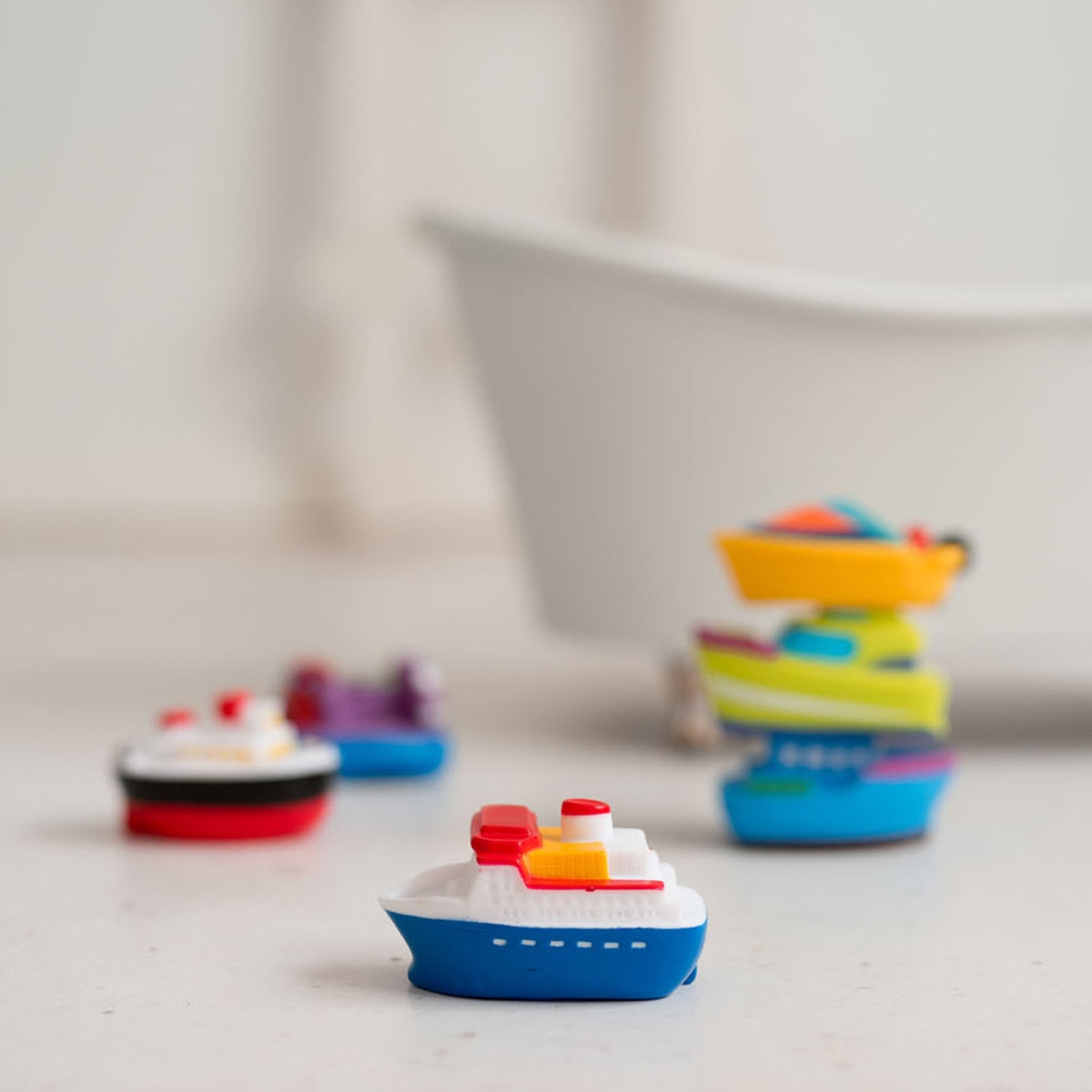 Bote con 6 juguetes de baño de barcos Olmitos Multicolor-5