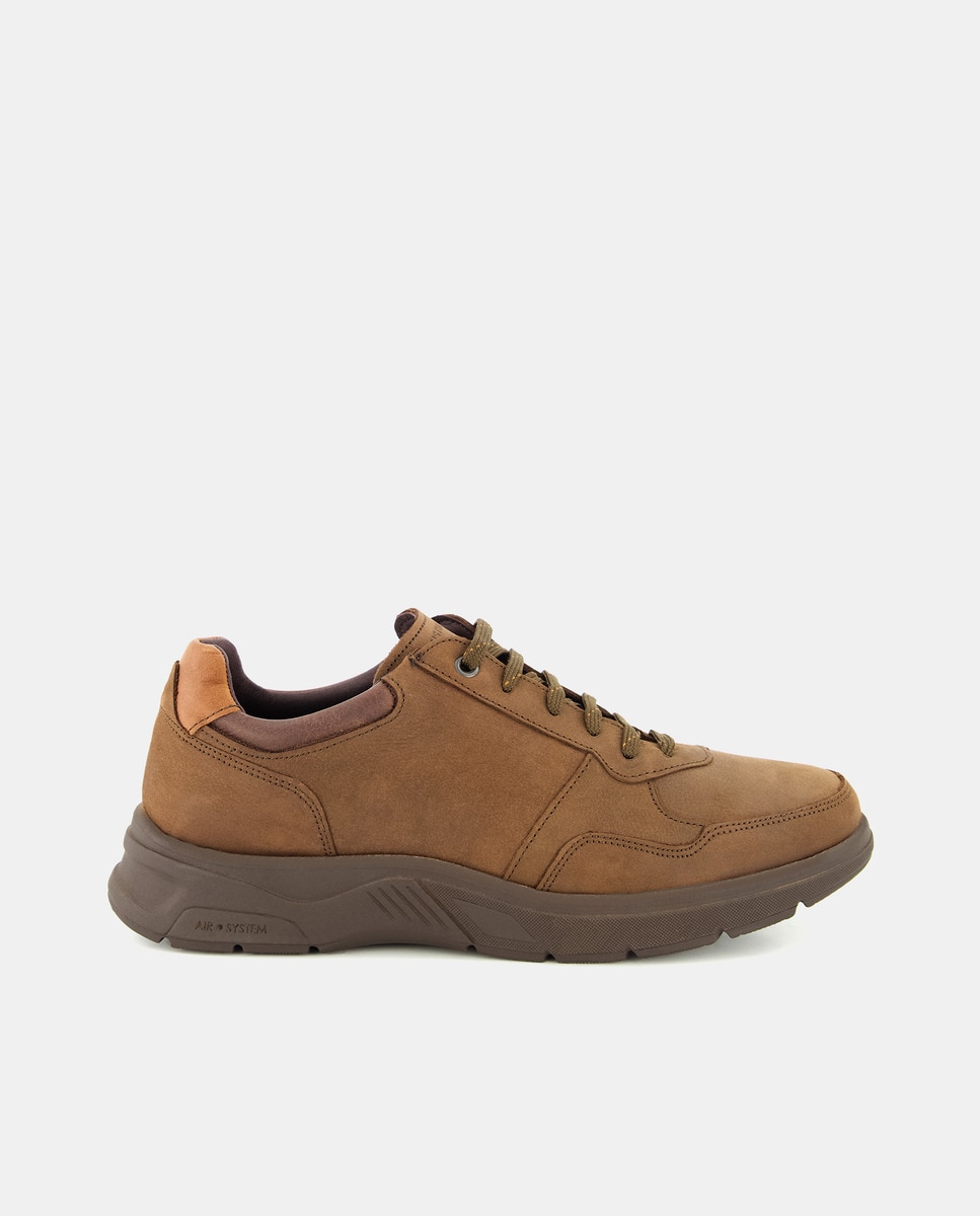 Chaussures style running basses en nubuck à lacets