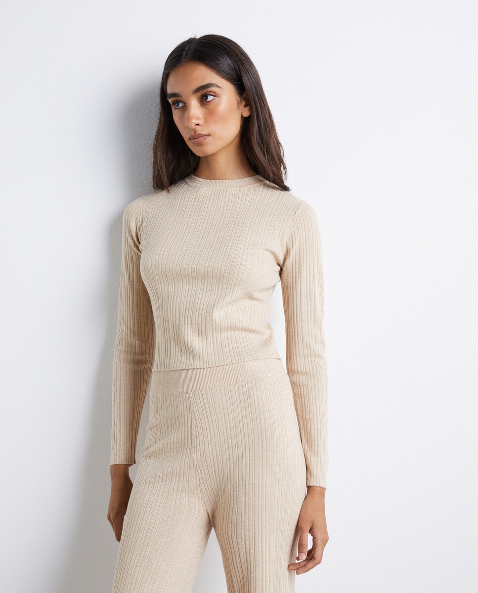 Pull côtelé à encolure ronde