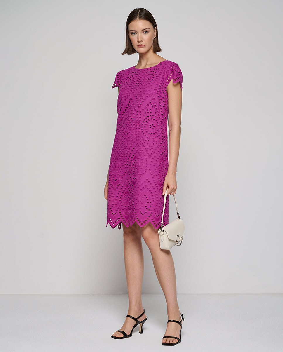 Robe au genou broderie suisse