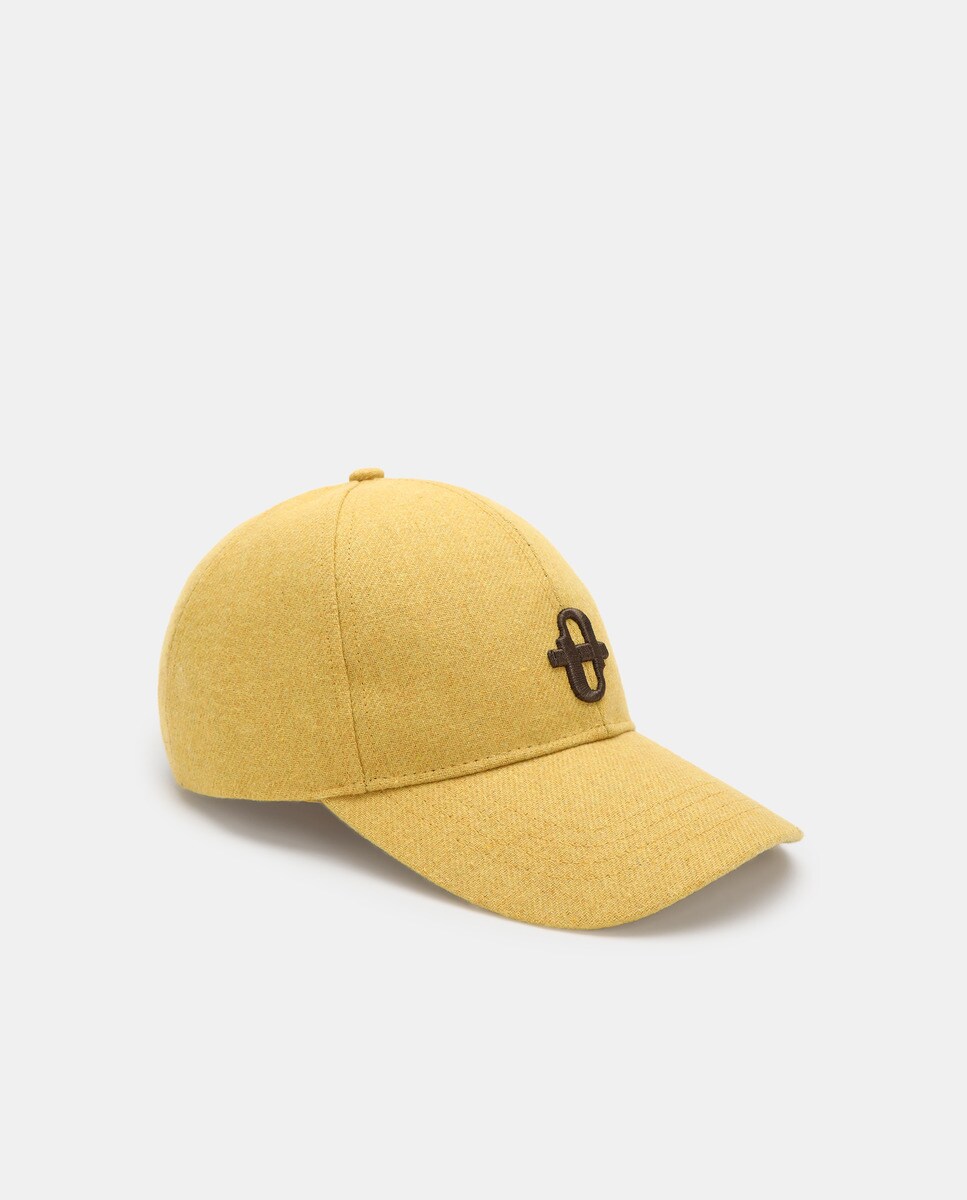 Casquette avec broderie sur le devant