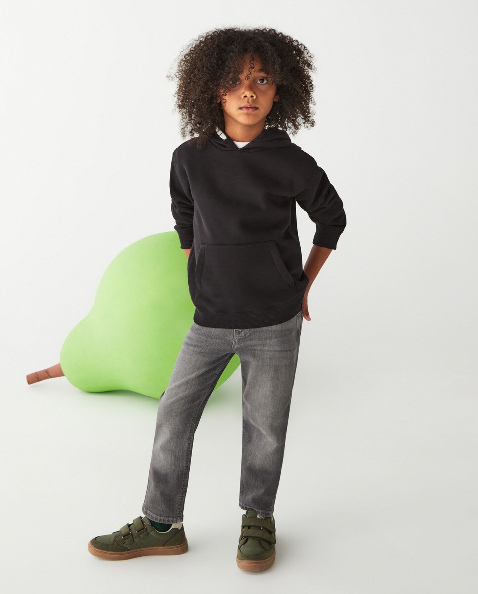 Sweat fermé capuche uni poche kangourou