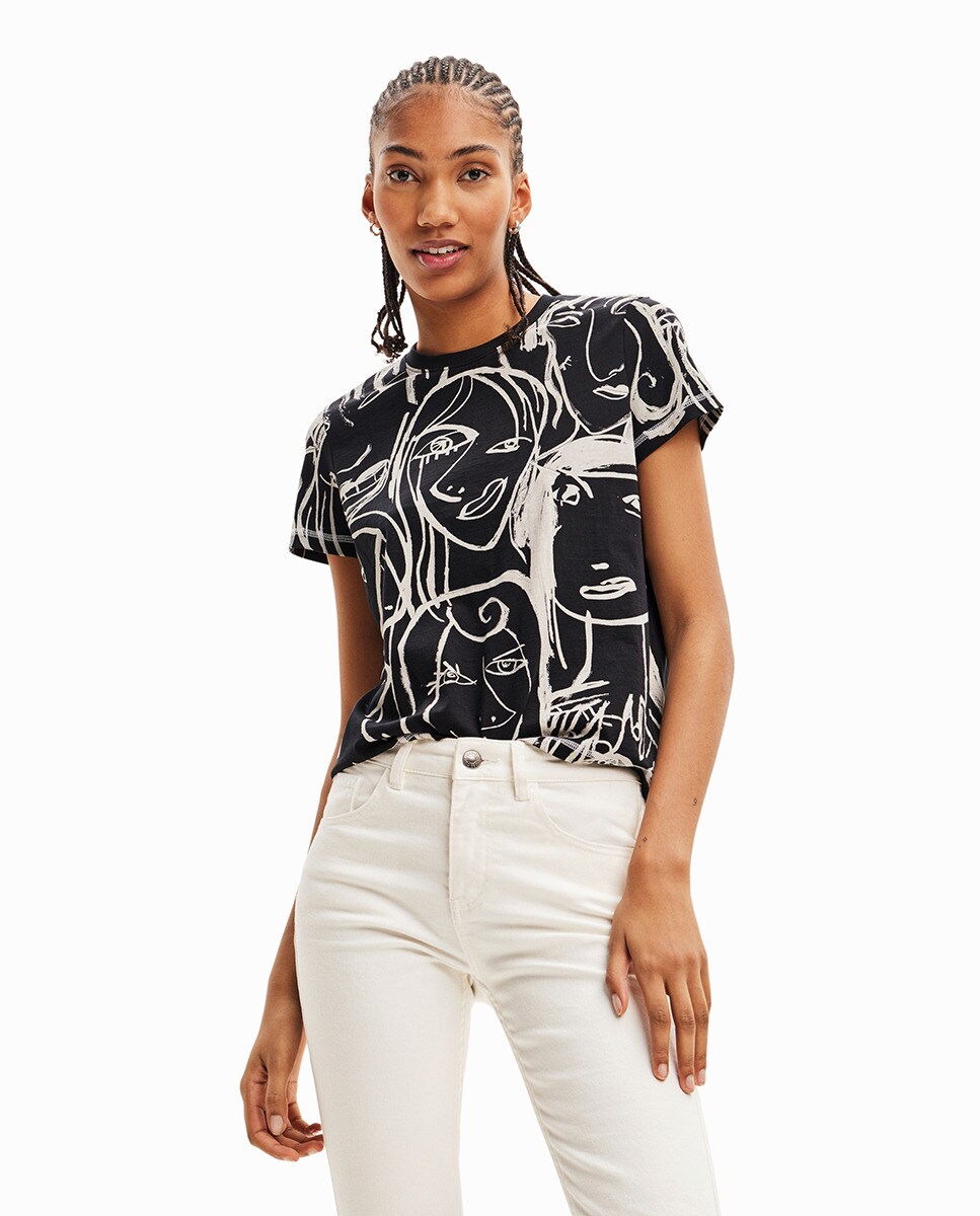 Tshirt visages contrastant