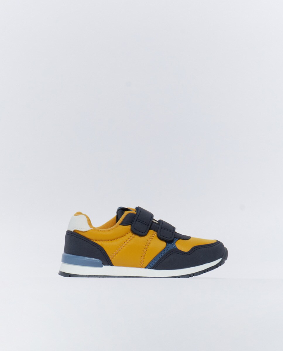 Chaussures contrastantes