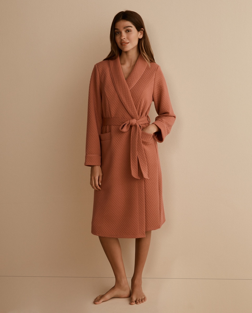 Robe de chambre avec ceinture en tissu matelassé