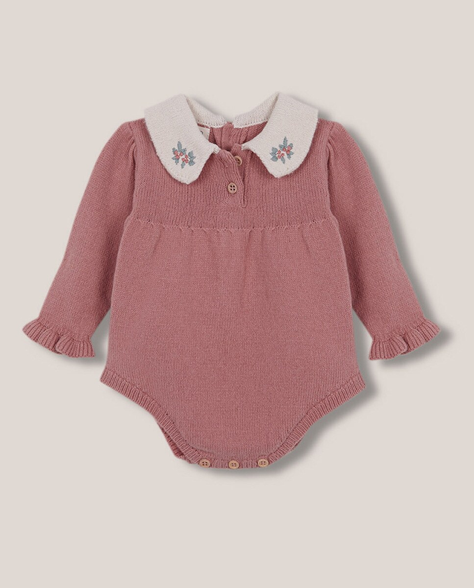 Barboteuse en maille à col brodé