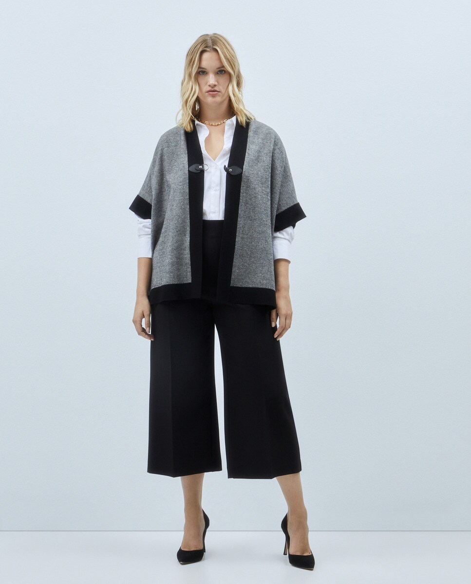 Cape unie à brandebourgs