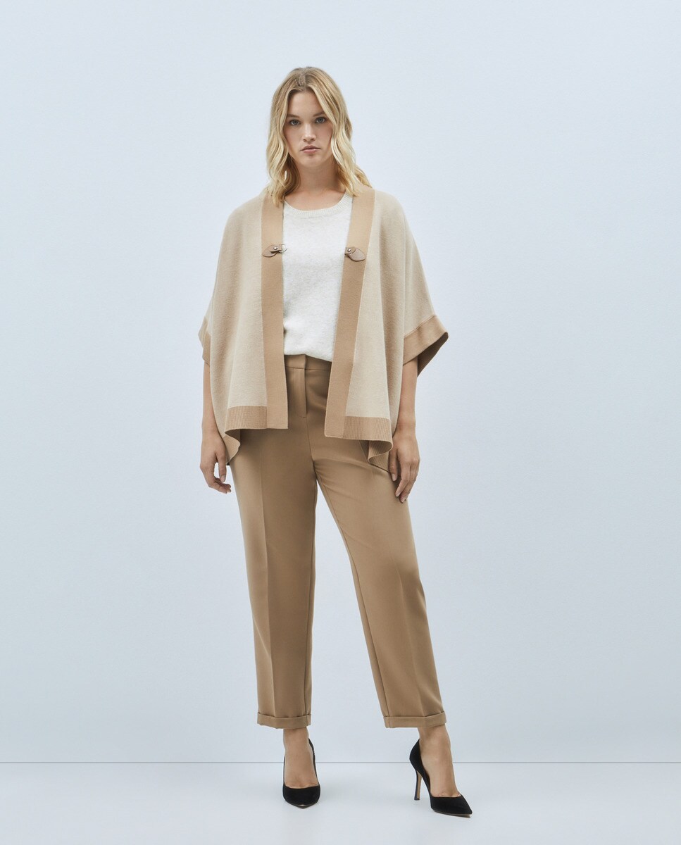 Cape unie à brandebourgs