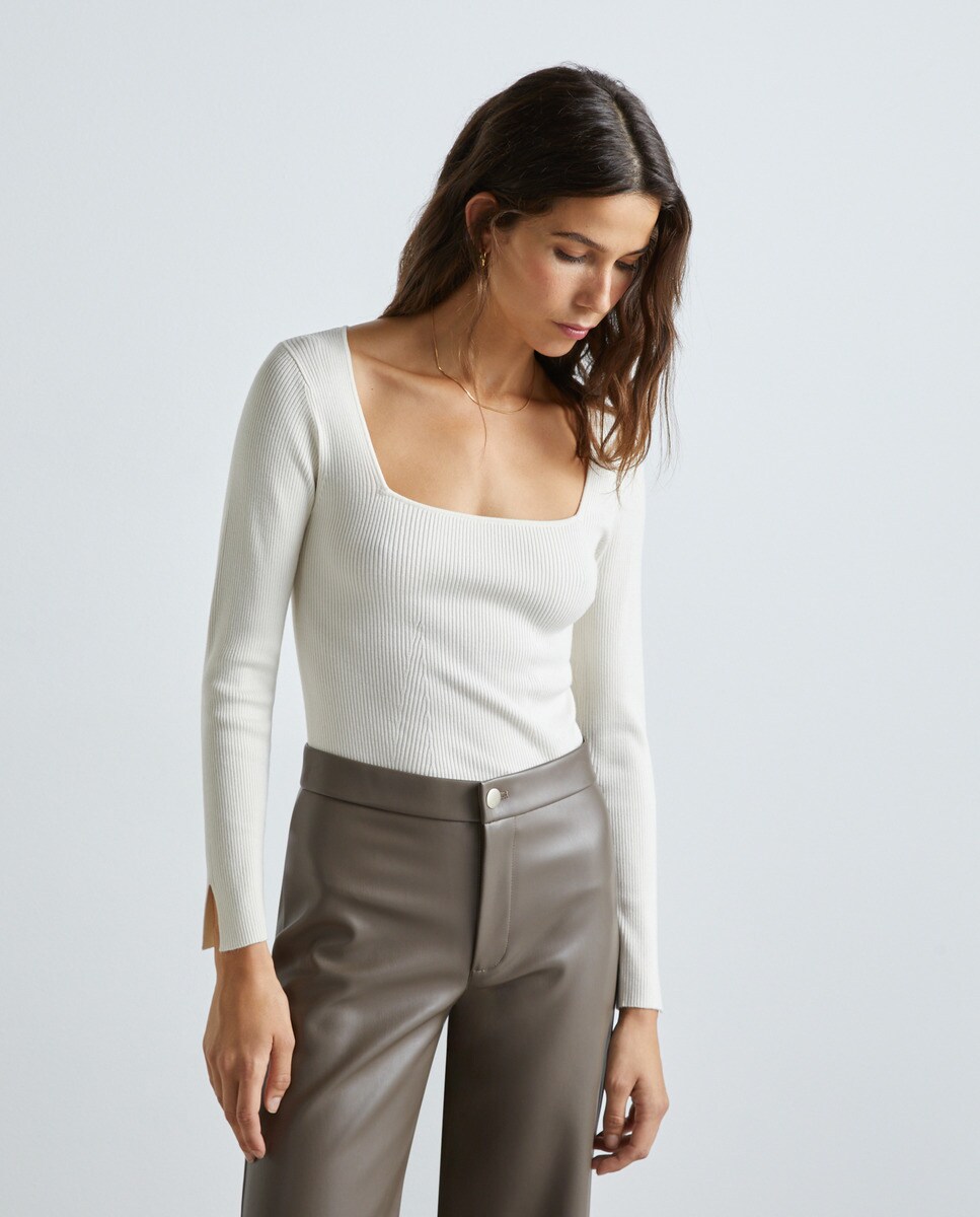 Pull en maille à encolure carrée