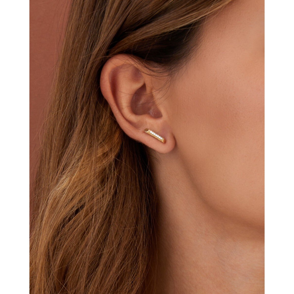 Brincos "Libera"em Ouro Gravado e Diamantes Dourado-3