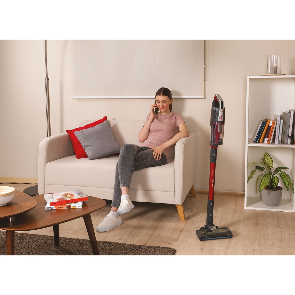 Aspirador de escoba recargable Hoover HF500 cepillo anti-enredos, almacenamiento compacto 13