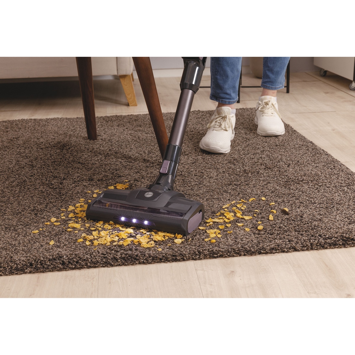 Aspirador de escoba recargable Hoover HF1 tubo flexible, batería extraíble 13