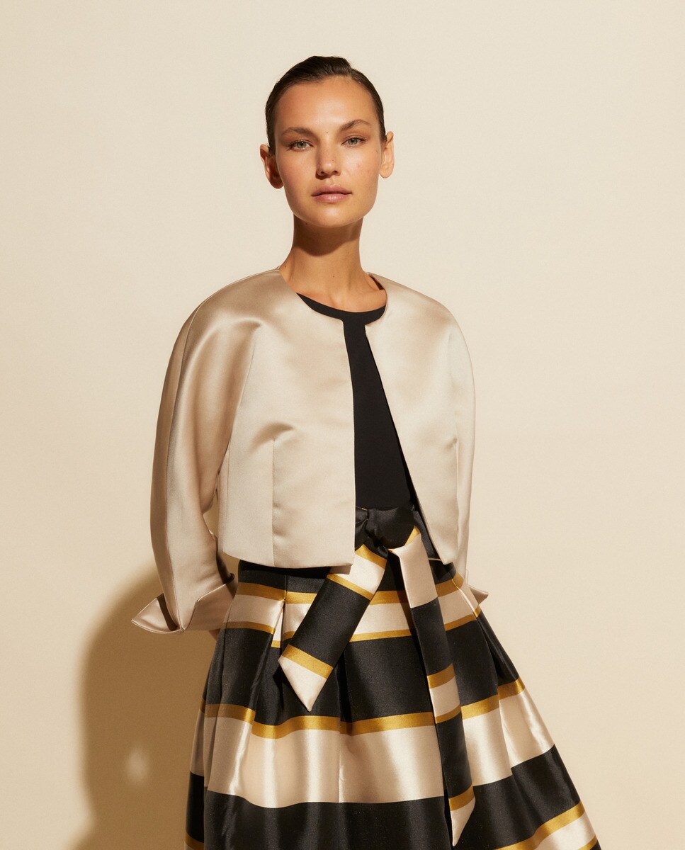 Boléro court à encolure ronde