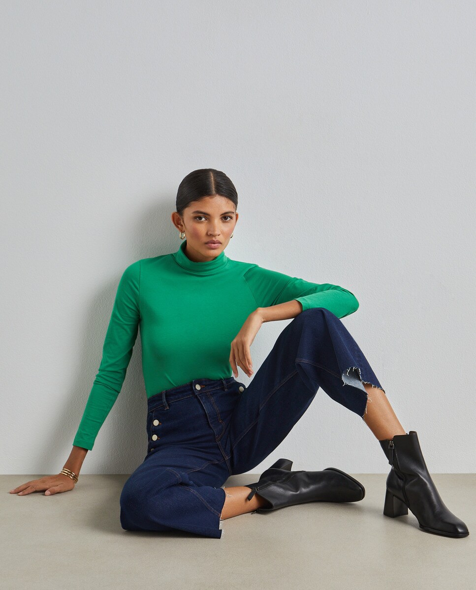 Tshirt basique à col roulé et manches longues