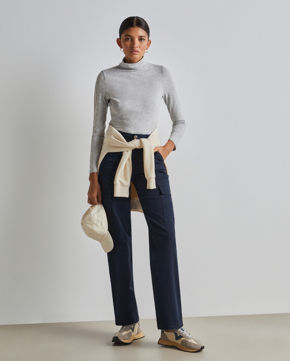 Tshirt basique à col roulé et manches longues