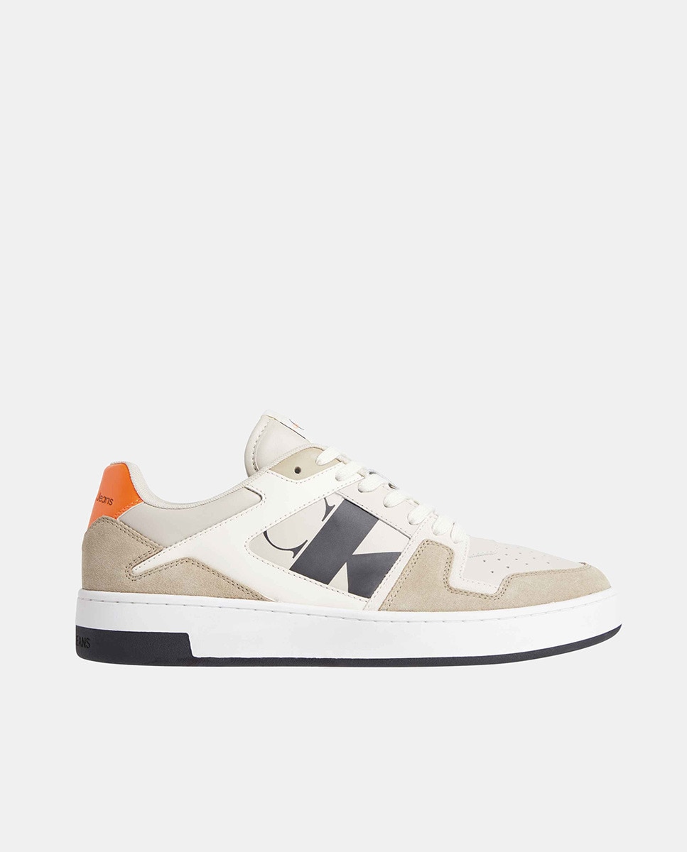 Chaussures style baskets basses en daim avec logo