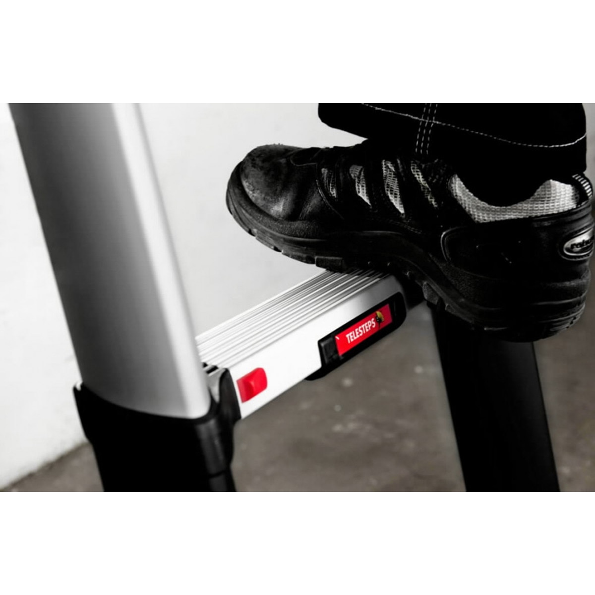Escalera Telescópica Prime Line 3 m - 9 Peldaños Acero / Negro-6