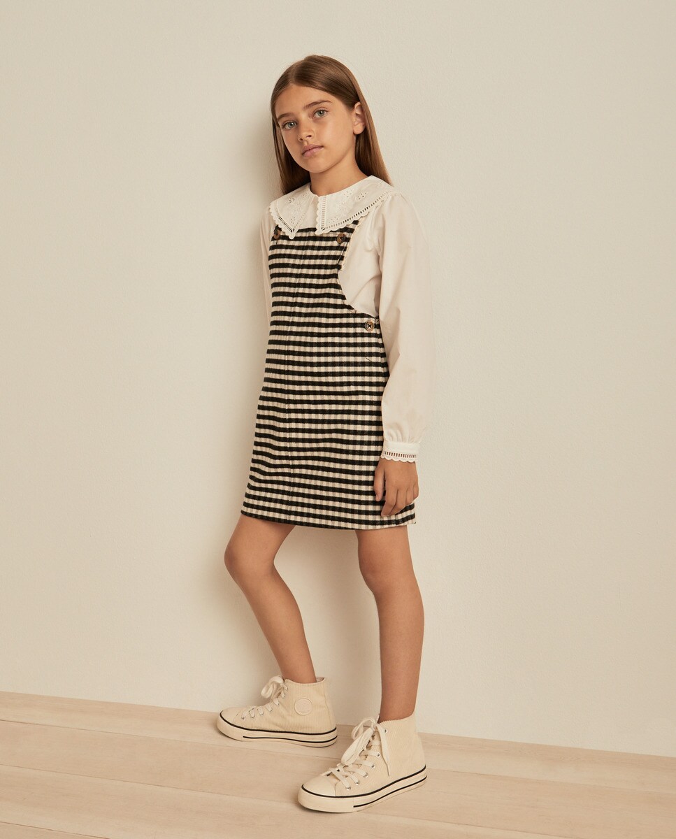 Robe salopette à bretelles et carreaux vichy