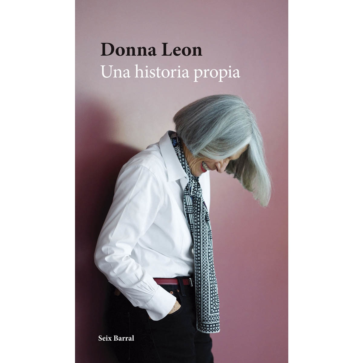 Una historia propia (Capa mole com abas) 1