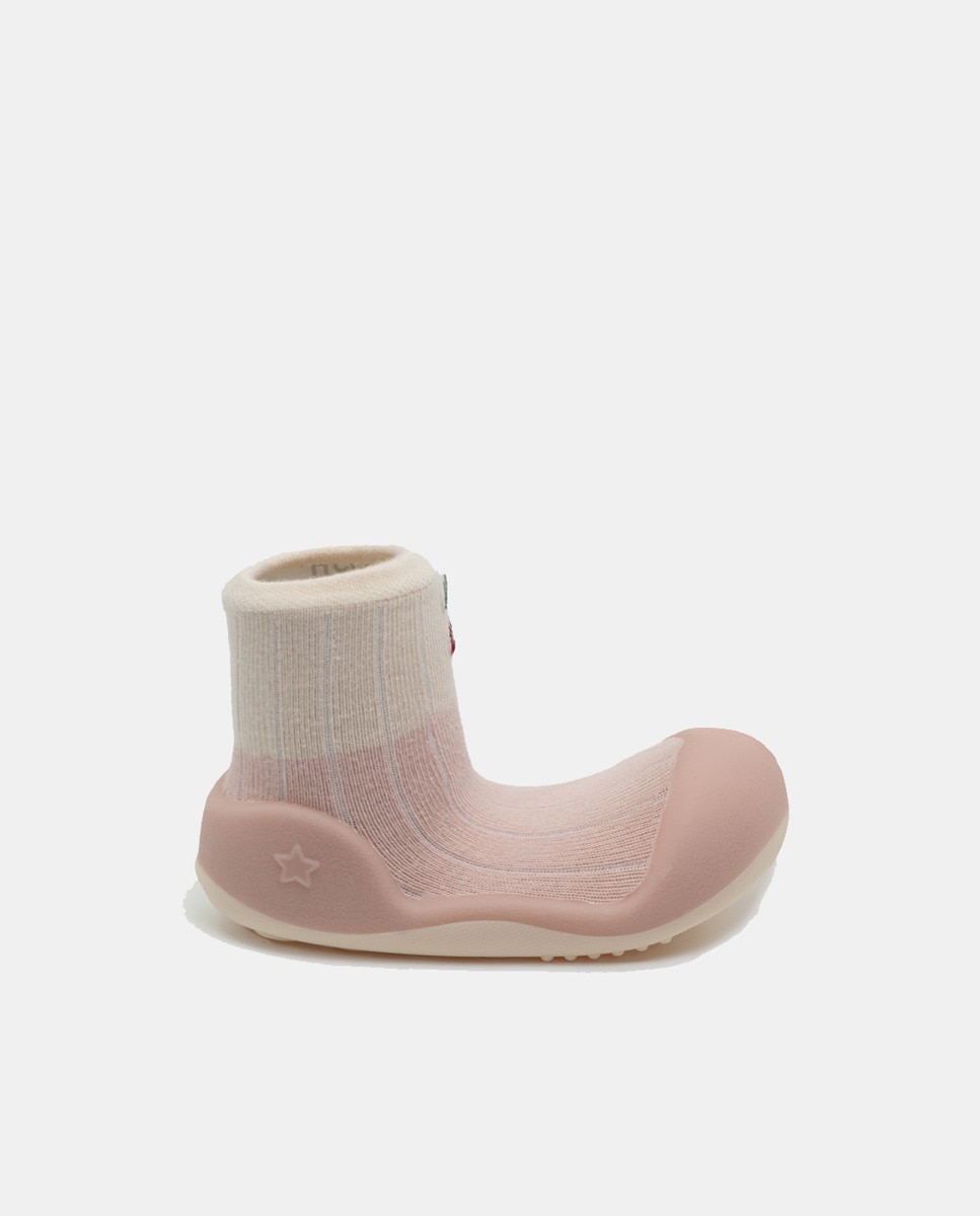 Chaussons fermés pour à motif cerises brodé