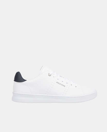 Imagen 0 de Zapatillas de hombre tipo casco bajas en piel con logotipo lateral