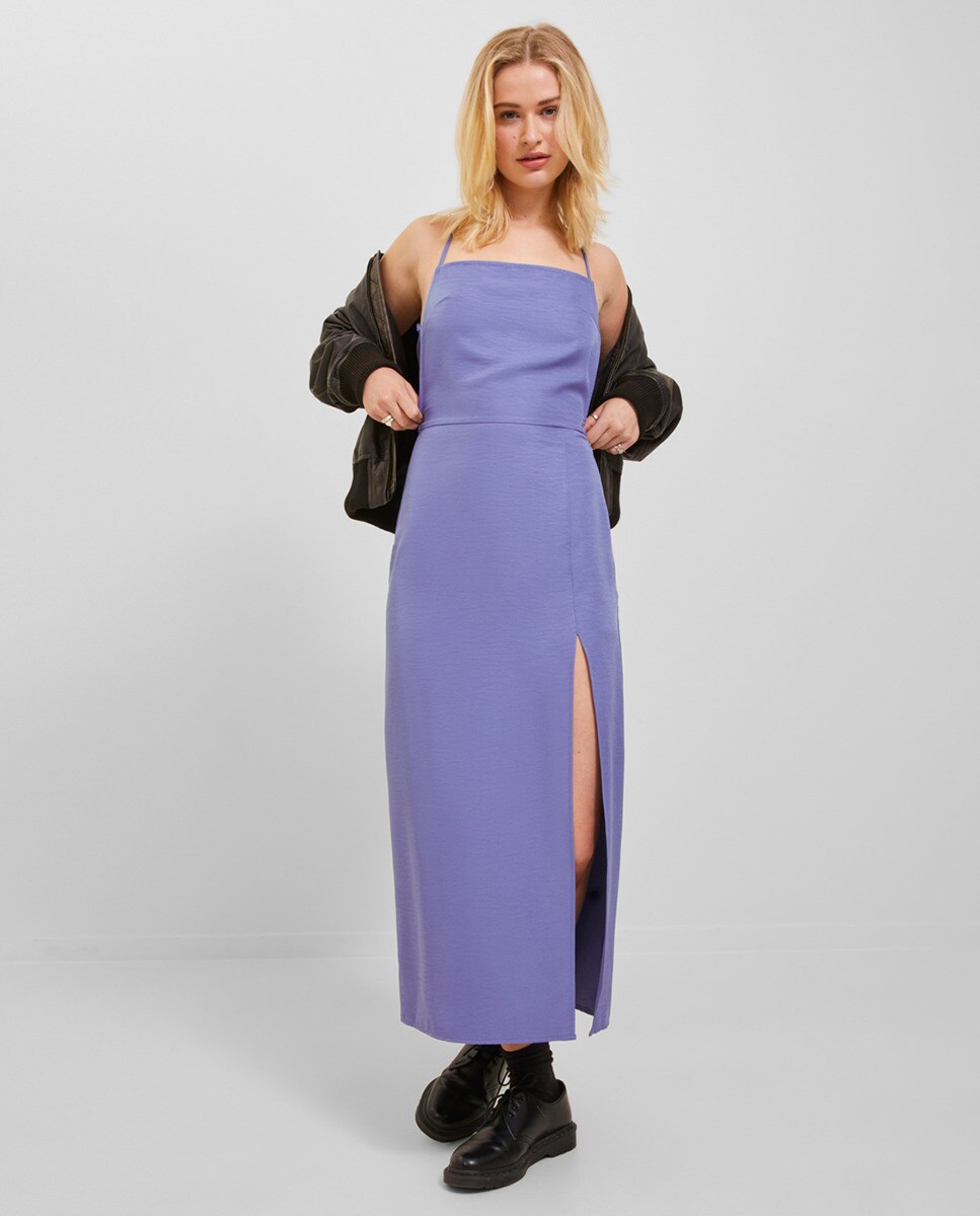 Robe midi satinée bretelles fines croisées dans le dos