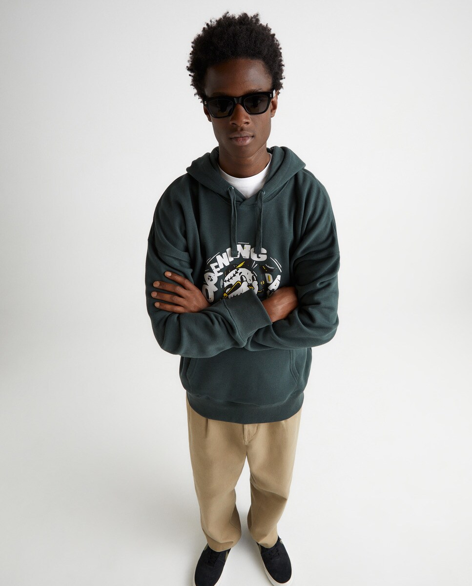 Sweat à capuche et imprimé