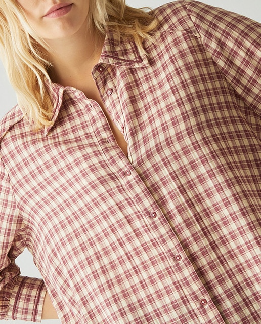 Imagen 0 de Camisa de mujer de cuadros con manga larga