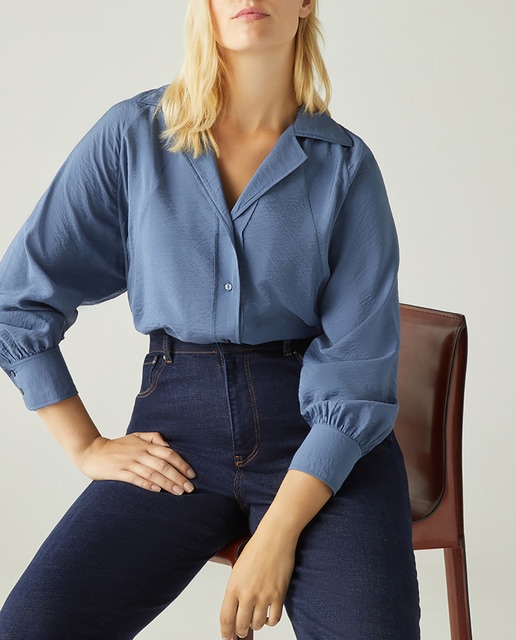 Imagen 0 de Blusa de mujer estilo camisero manga larga