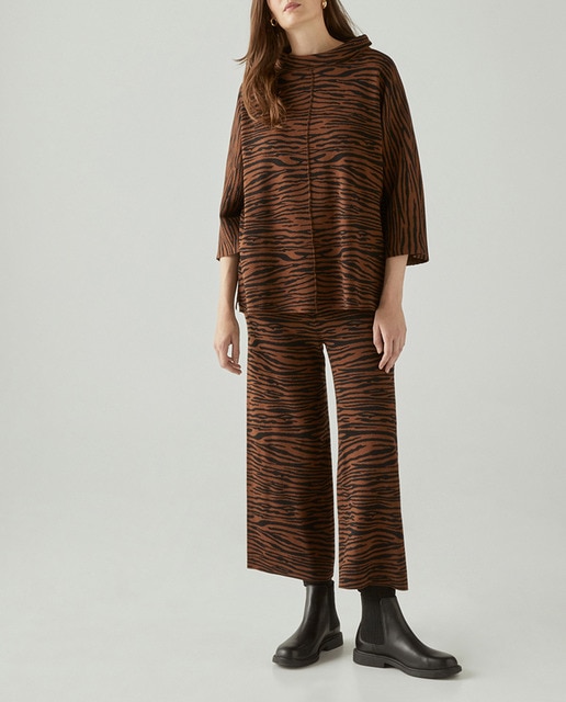 Imagen 0 de Pantalón de mujer punto aninal print