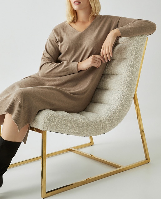 Imagen 0 de Vestido de punto cuello pico