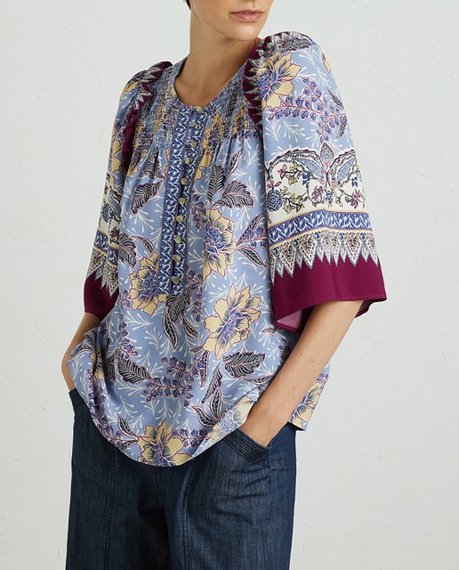 Imagen 0 de Blusa manga corta de mujer con flor indiana