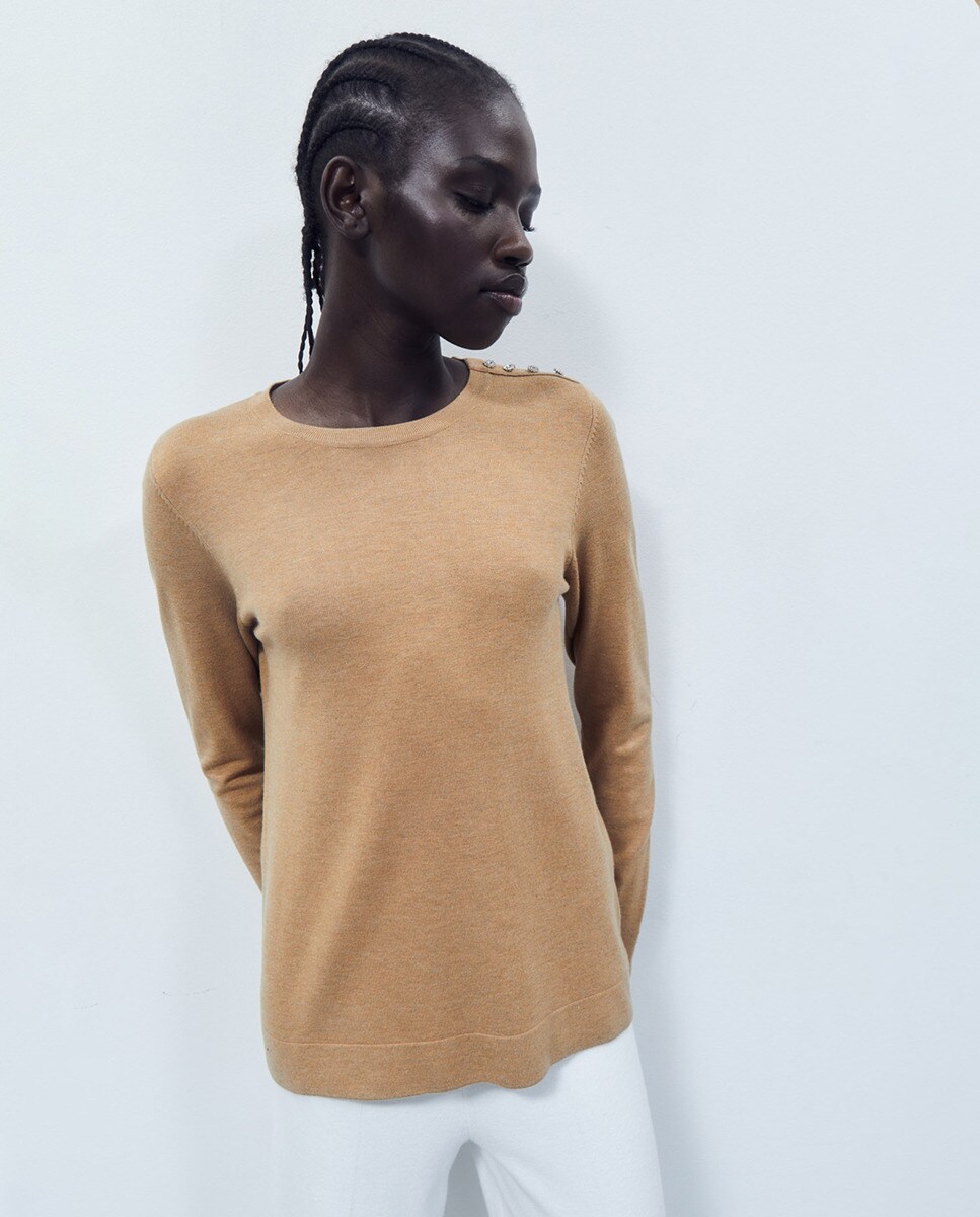 Pull applique boutons