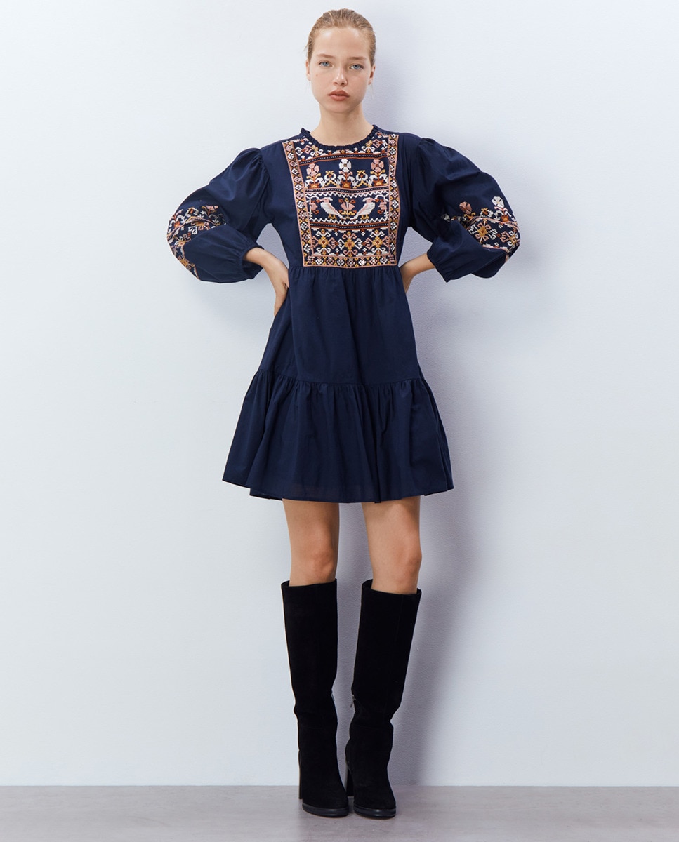 Robe broderie géométrique