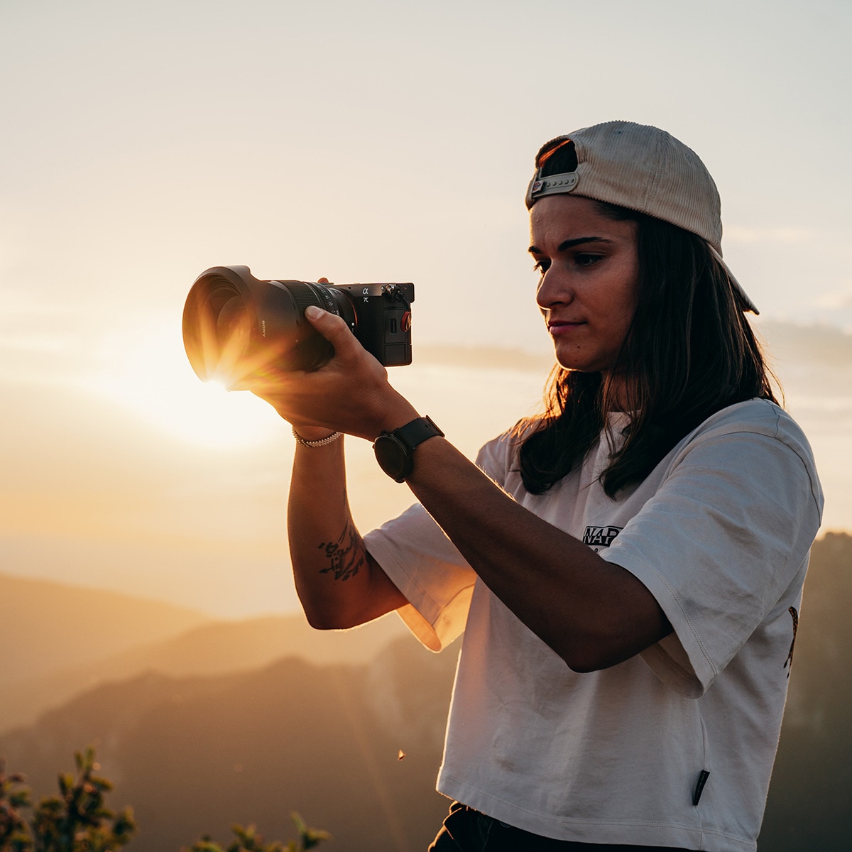 Sony Alpha 7CII cámara Evil Full Frame objetivo zoom de 28-60 mm, sensor CMOS Exmor R Bionz XR y enfoque automático híbrido rápido (ILCE7CM2LS.CEC) Plata-6