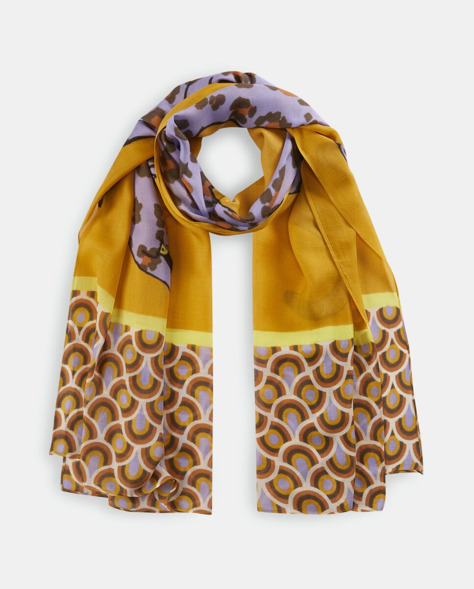 Foulard animal print dans les tons et