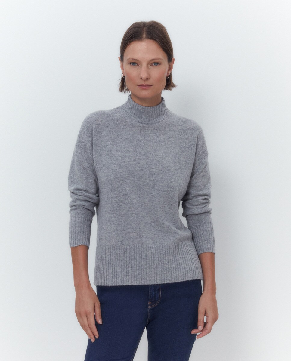 Pull uni à col cheminée