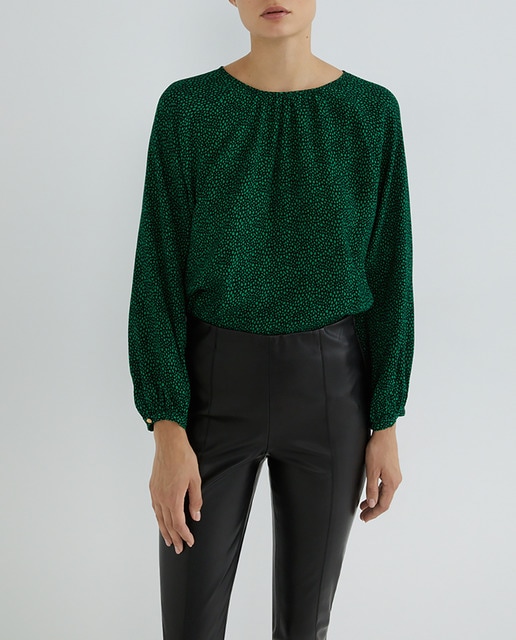 Imagen 0 de Camisa top de mujer con cuello caja y manga ranglan