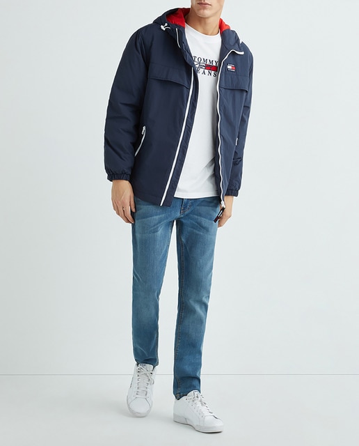 Imagen 0 de Cazadora de hombre tipo cortavientos con capucha