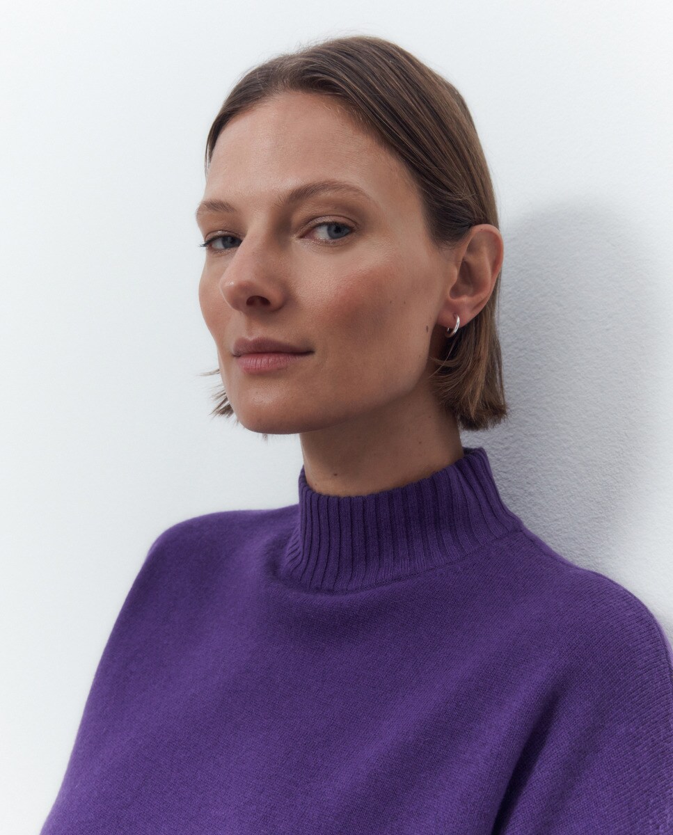 Pull uni à col cheminée