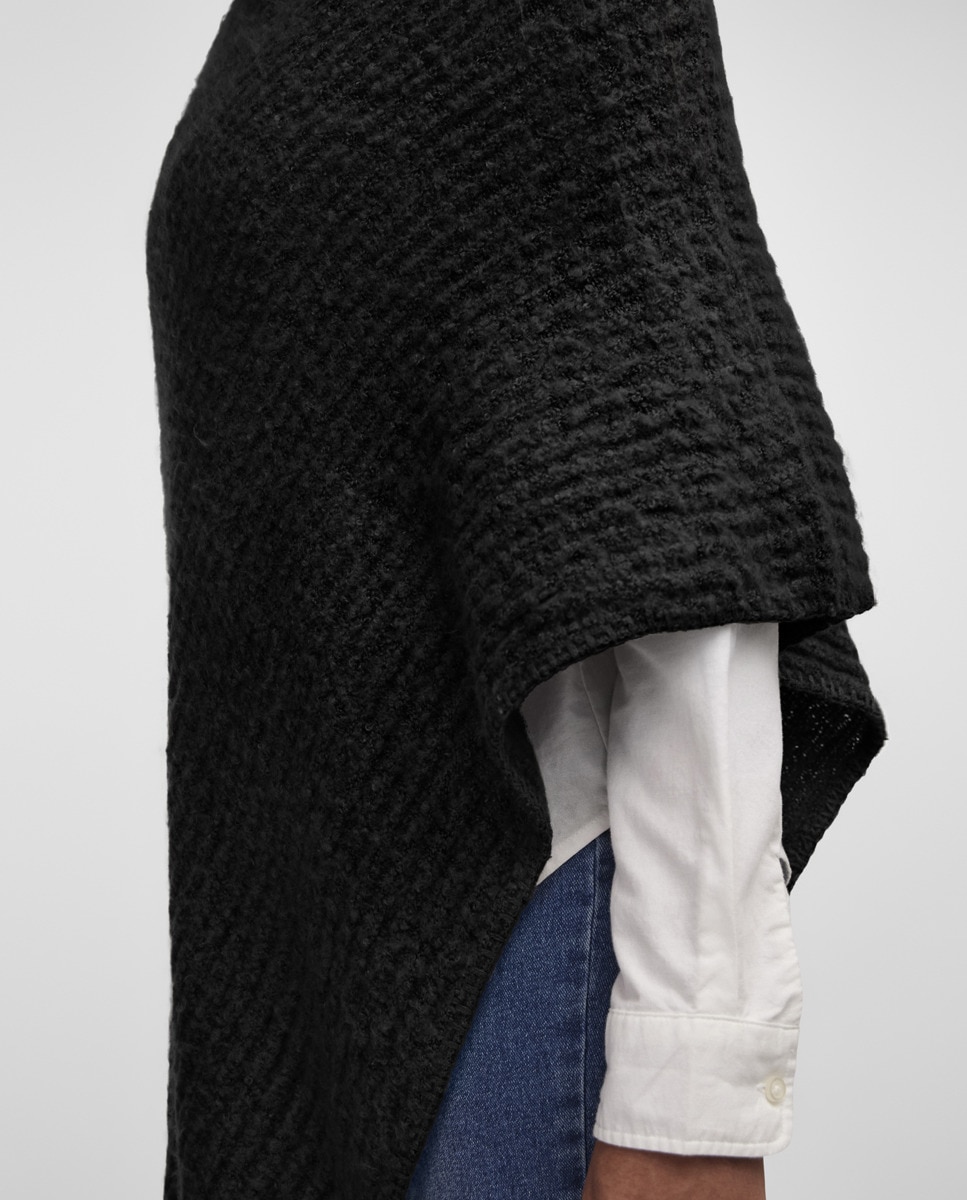 Poncho Liso com Estrutura - Preto Preto-4