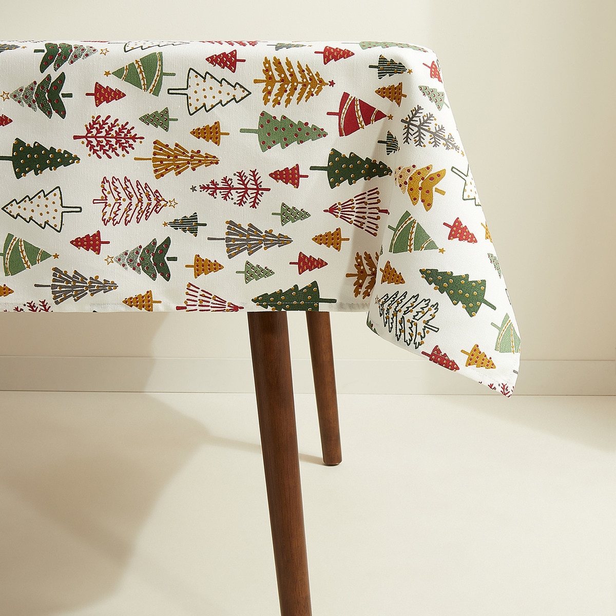 Mantel antimanchas resinado Pinos Navidad Basics El Corte Inglés Multicolor-3