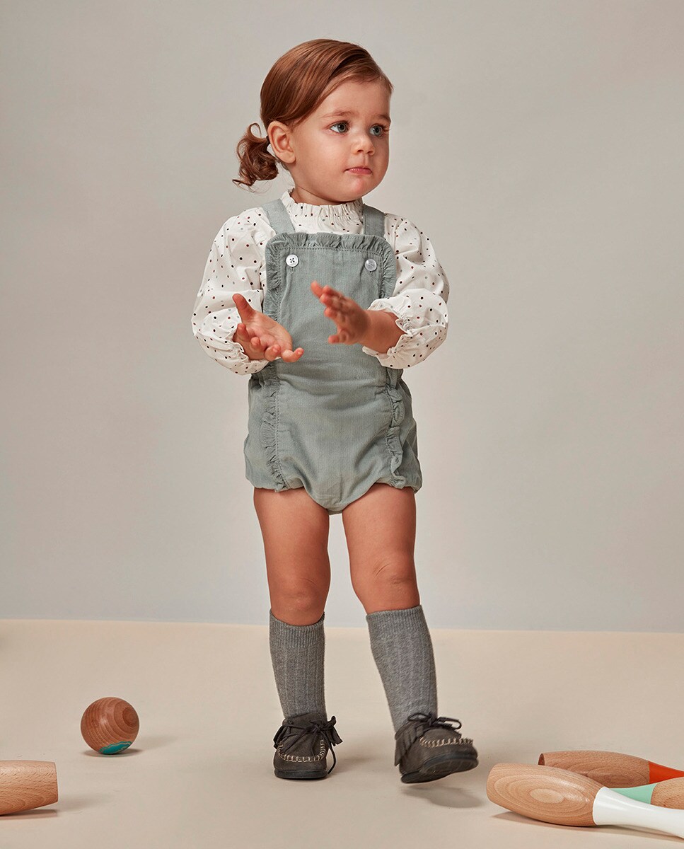 Salopette courte à volants