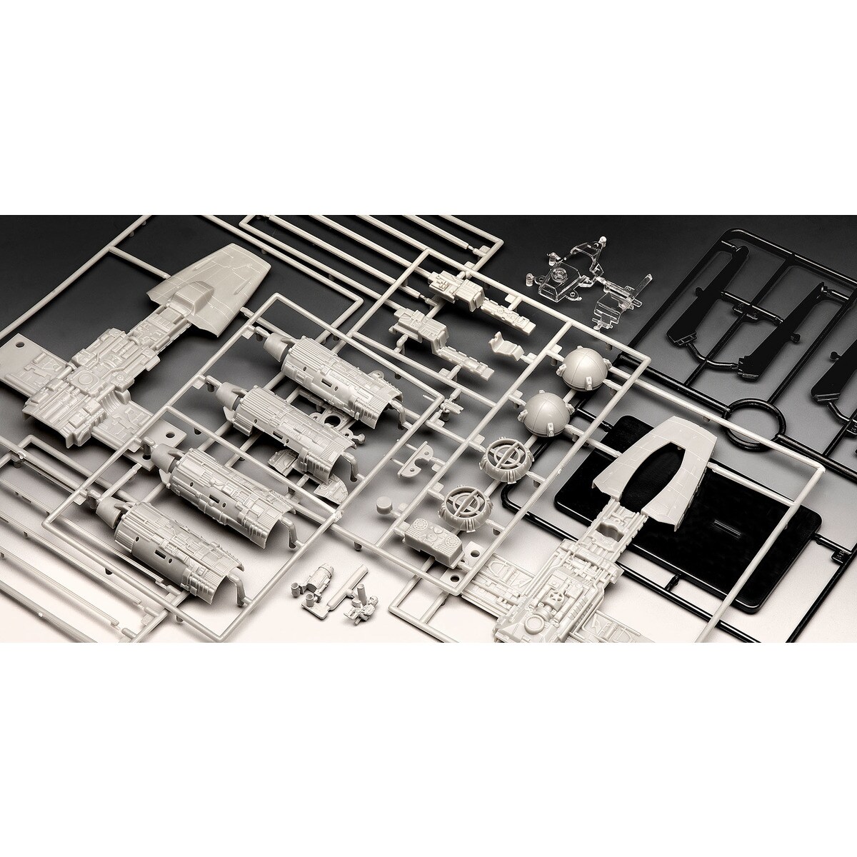 REVELL - Maquette Bandaï STAR WARS à assembler et à peindre - Y-wing